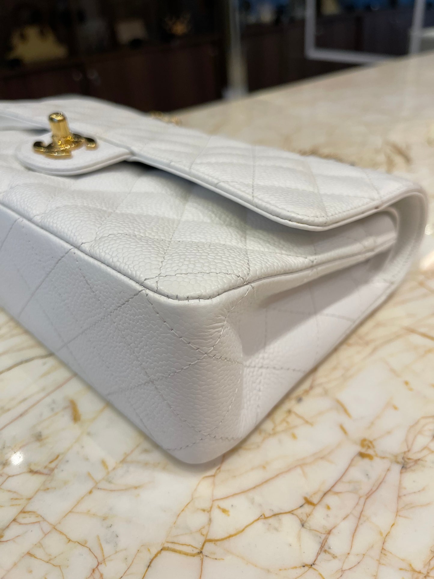 Chanel Classic Double Flap em Couro Caviar Branco