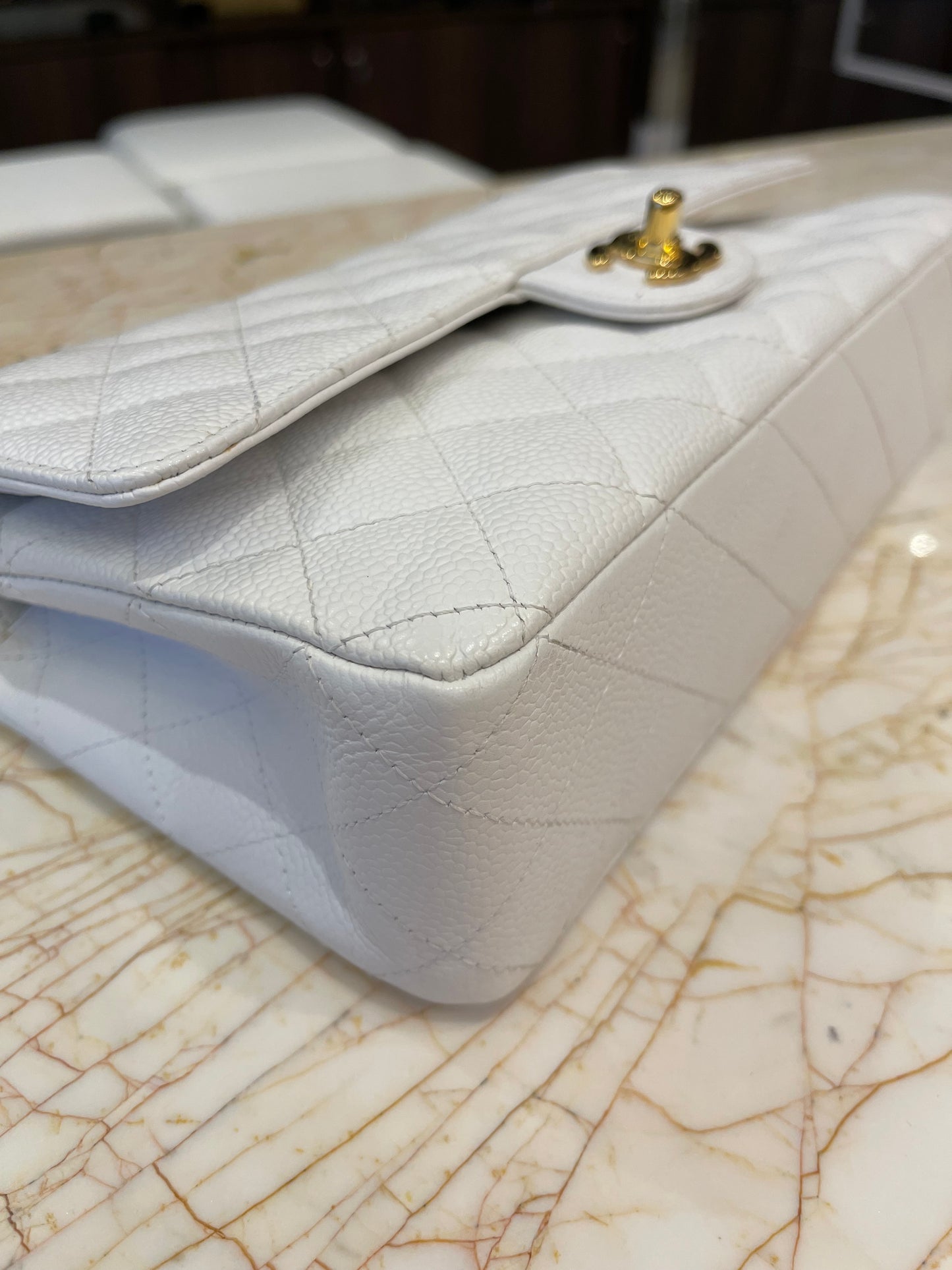 Chanel Classic Double Flap em Couro Caviar Branco