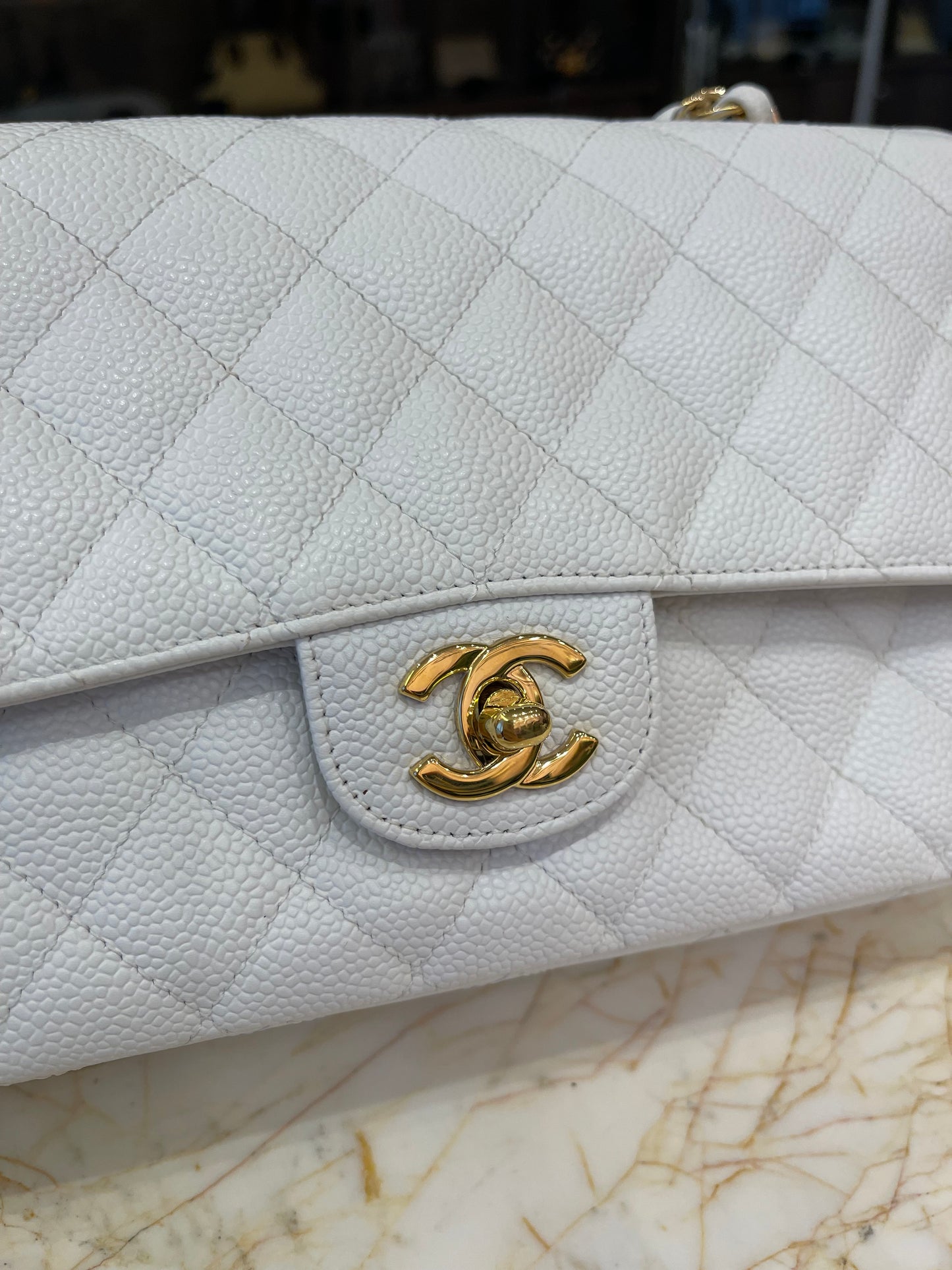 Chanel Classic Double Flap em Couro Caviar Branco