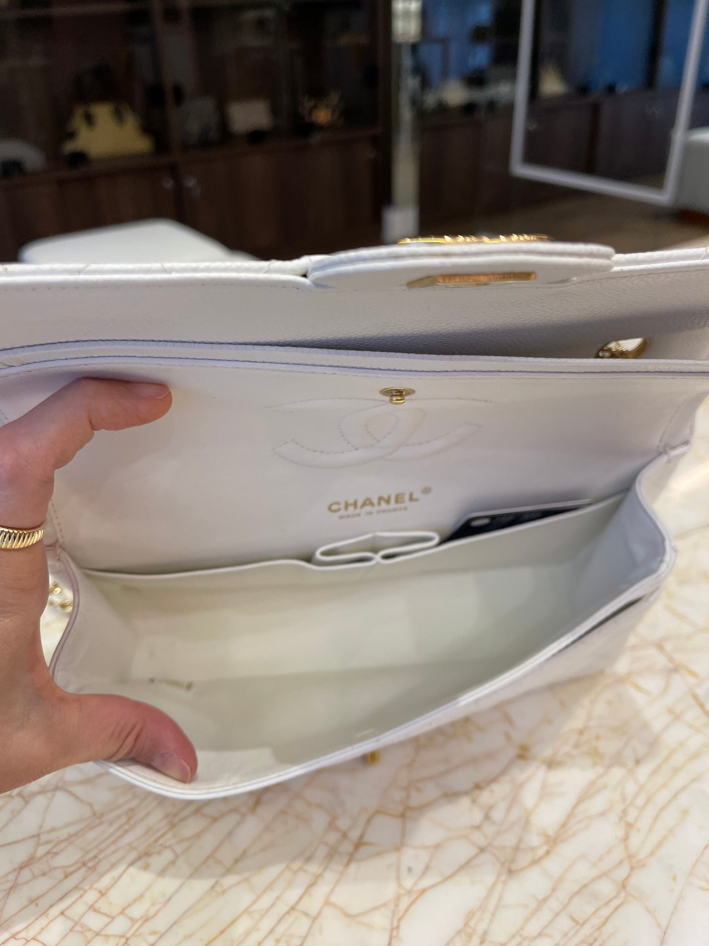 Chanel Classic Double Flap em Couro Caviar Branco