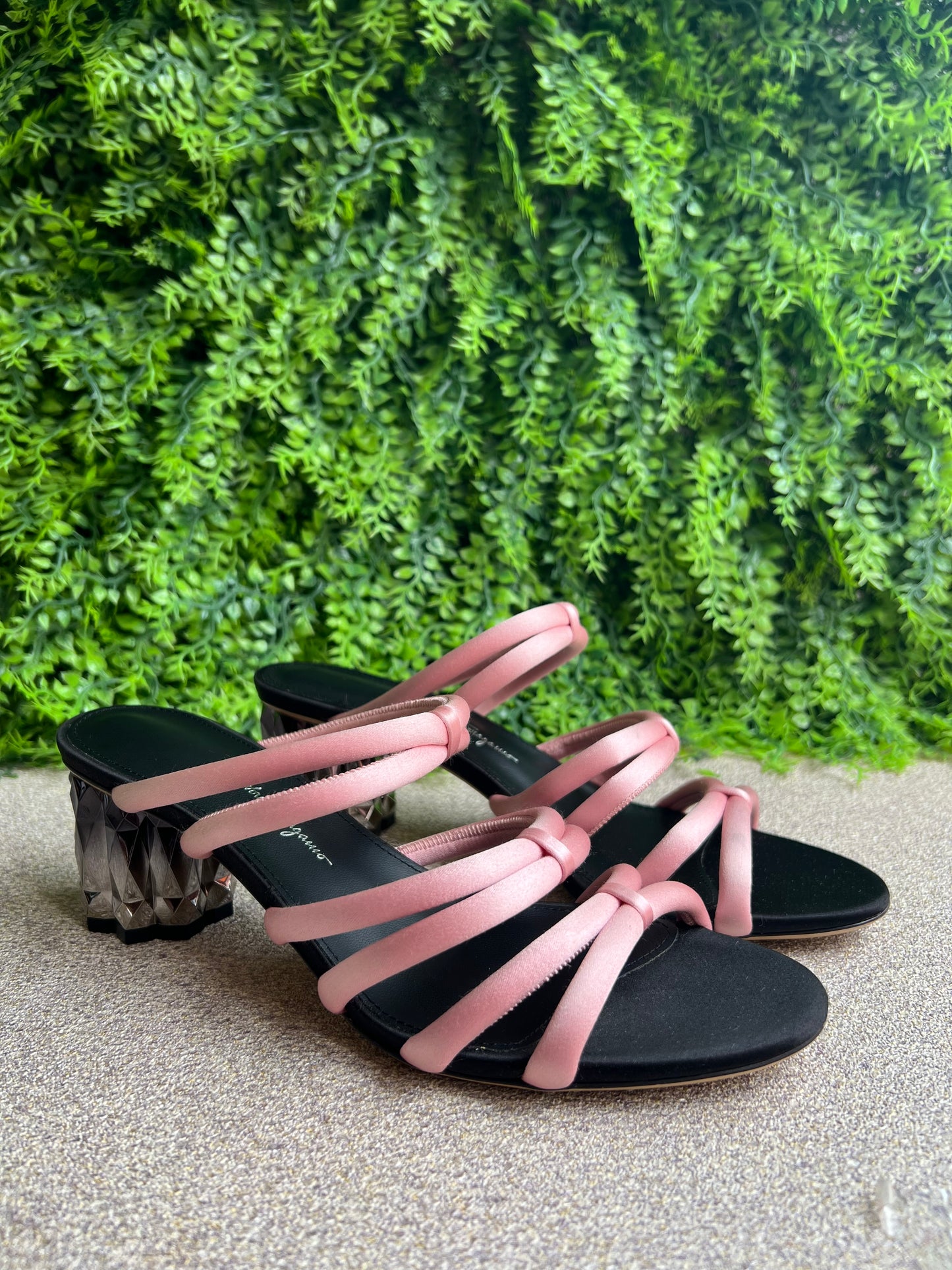 Sandália Salvatore Ferragamo Rosa