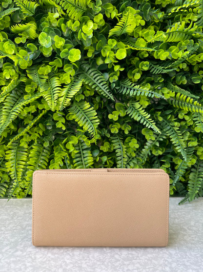 Carteira Chanel Logo Nude