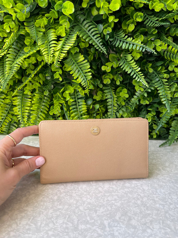 Carteira Chanel Logo Nude