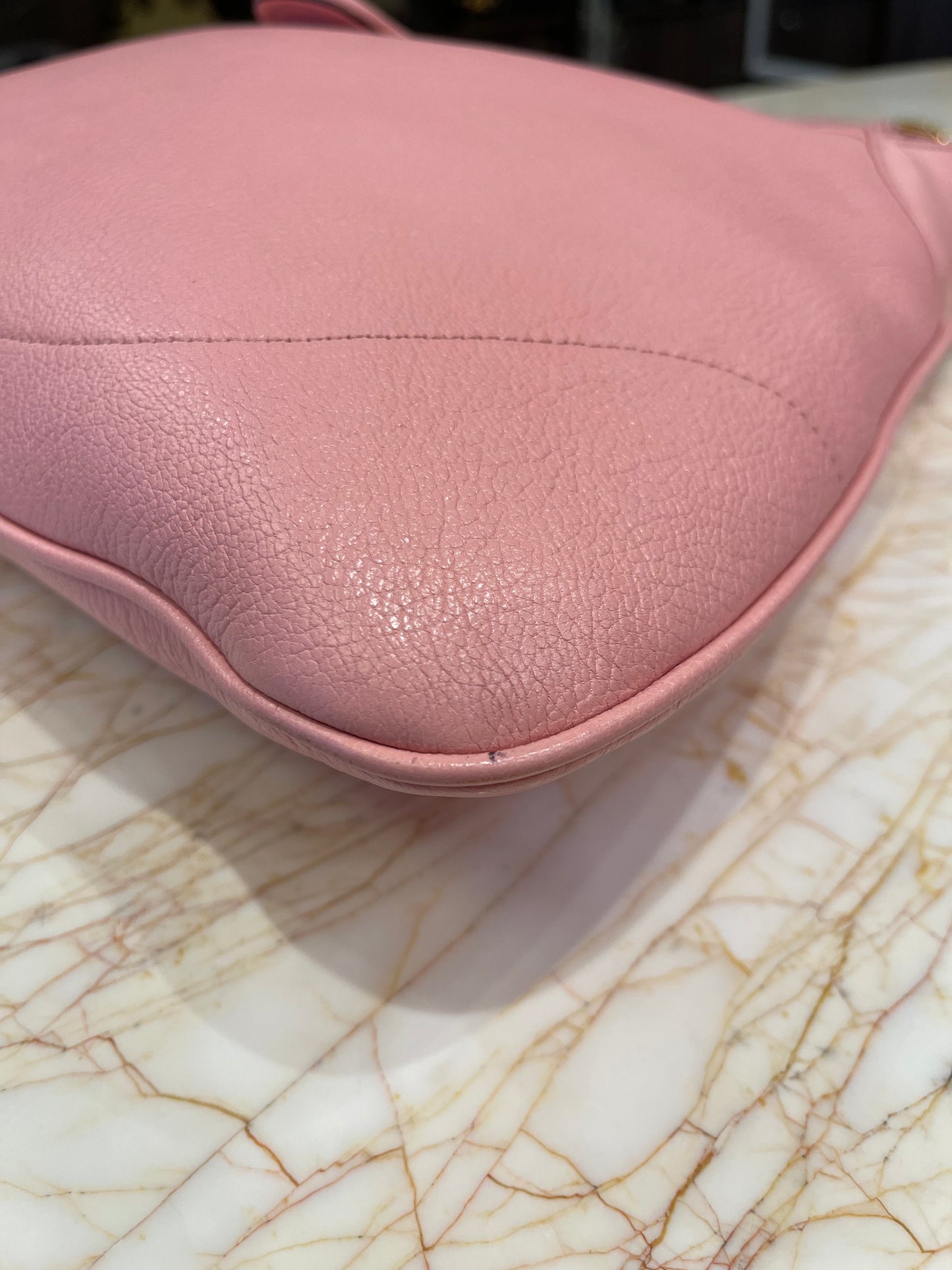 Gucci Aphrodite Medium em Couro Rosa