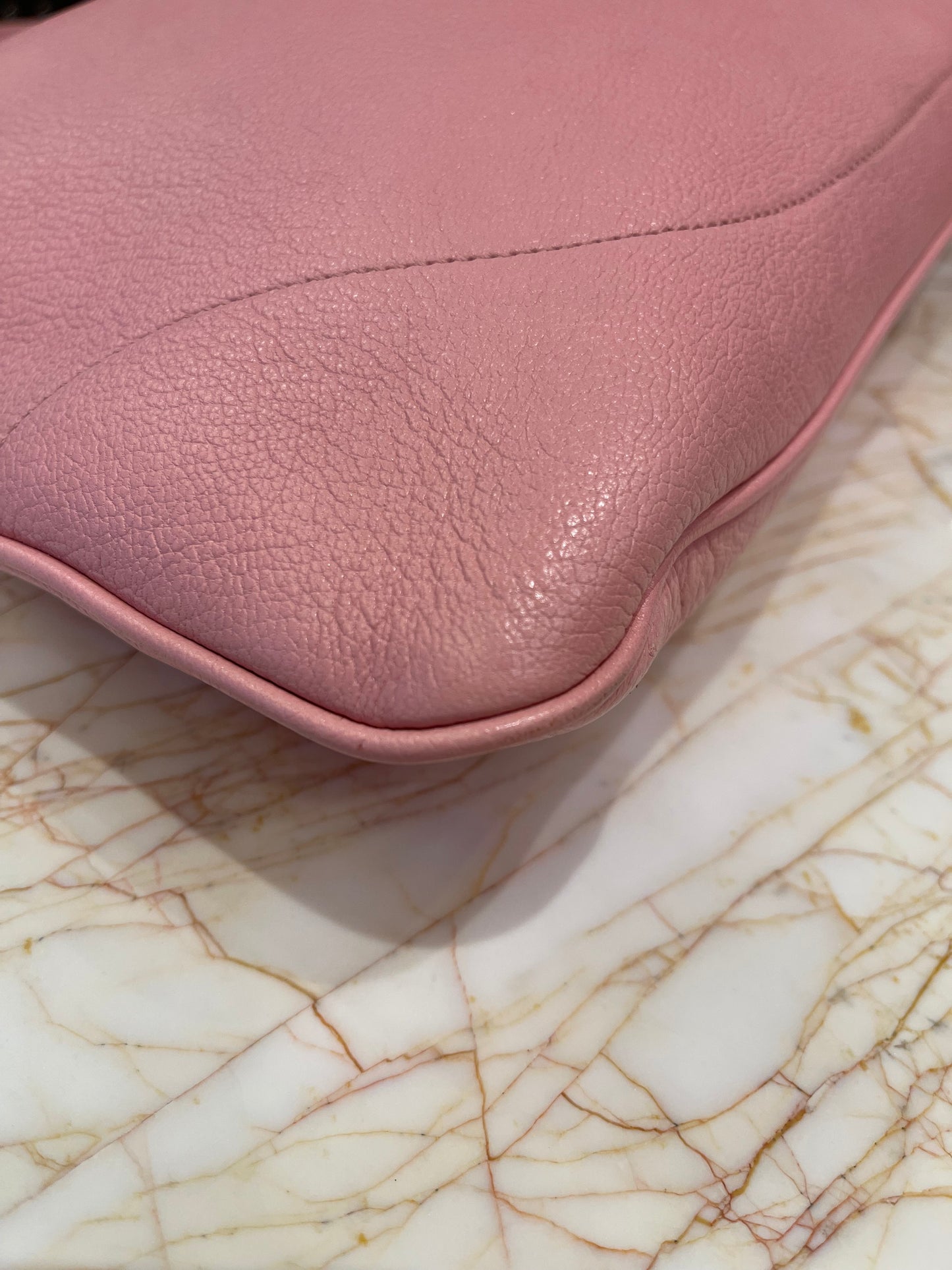 Gucci Aphrodite Medium em Couro Rosa
