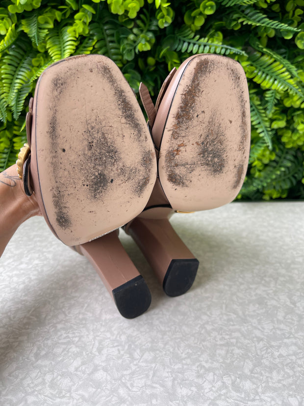 Sapato Gucci GG Marmont Loafer Beige