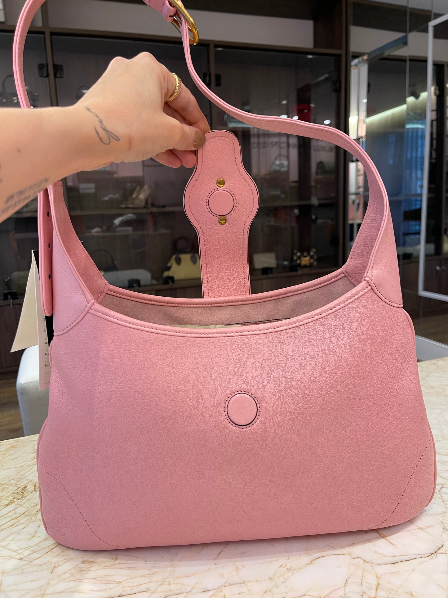 Gucci Aphrodite Medium em Couro Rosa