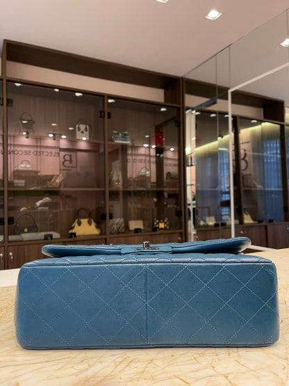 Chanel Classic Double Flap em Couro Lambskin Azul