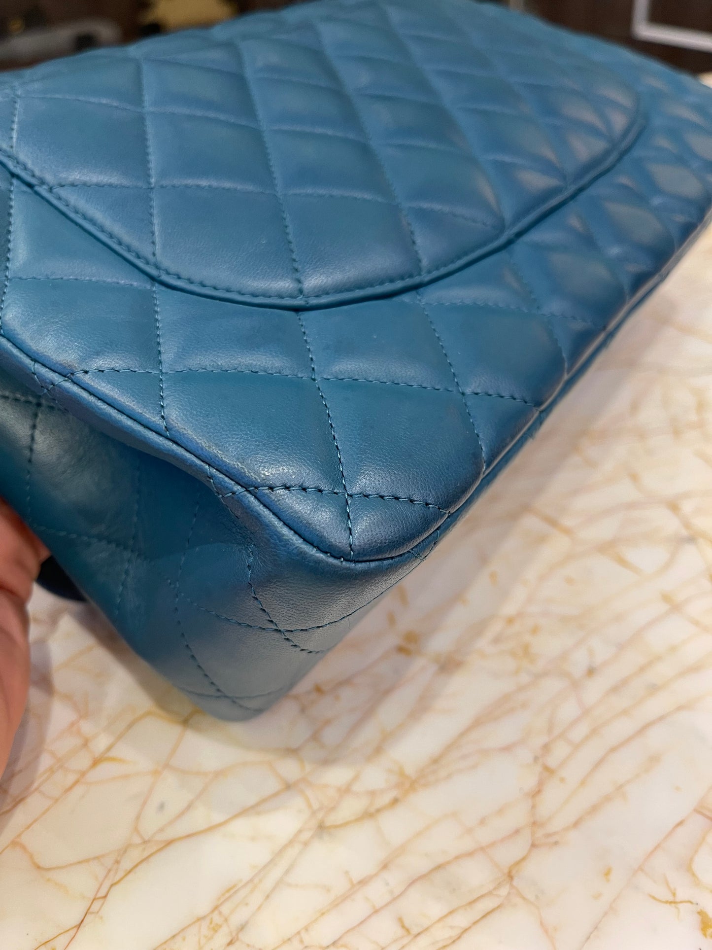 Chanel Classic Double Flap em Couro Lambskin Azul