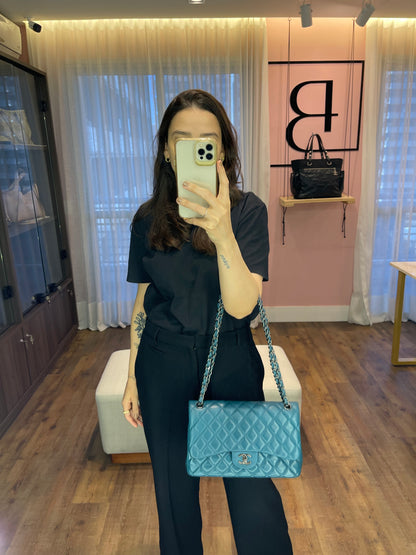 Chanel Classic Double Flap em Couro Lambskin Azul