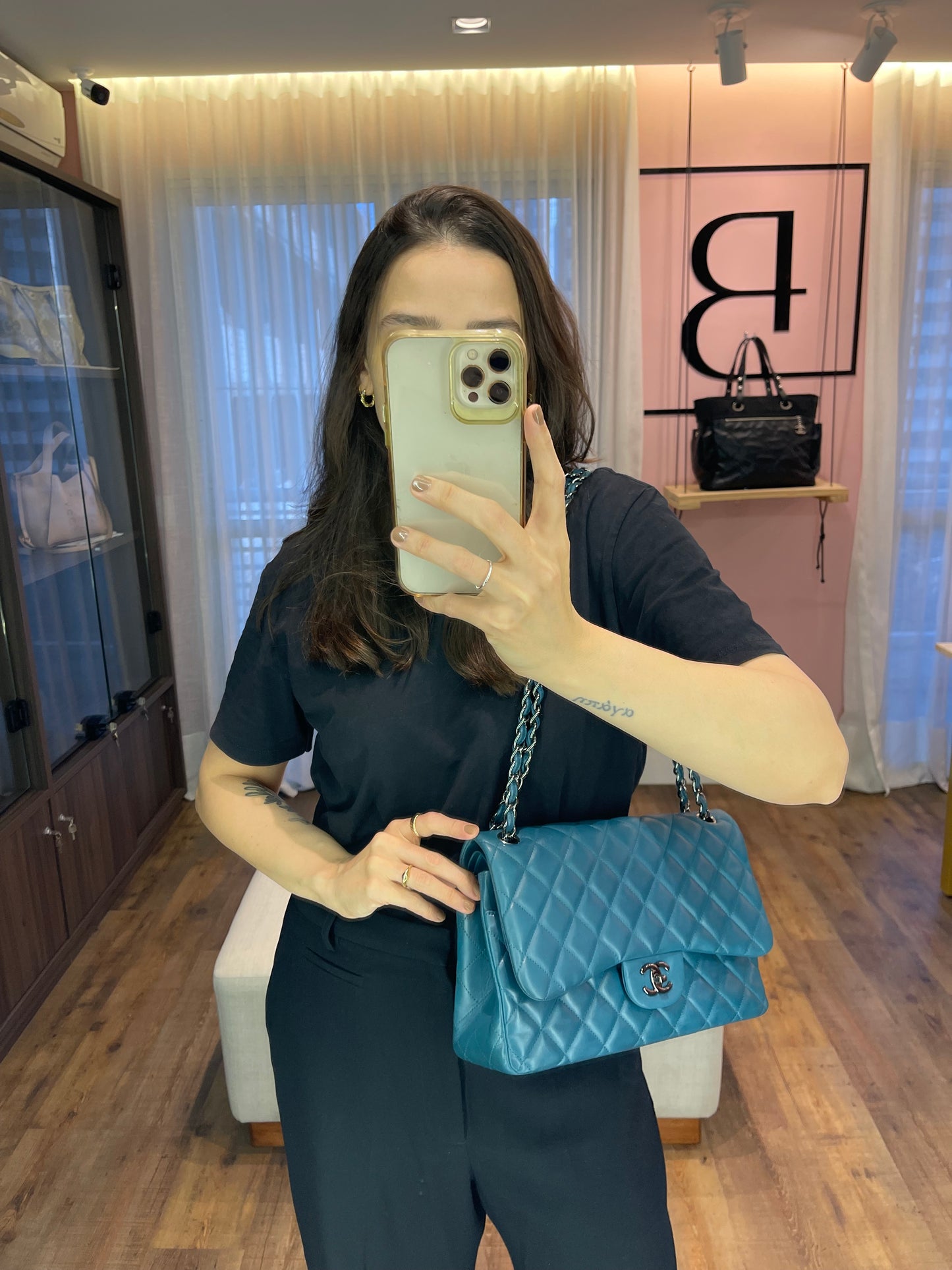 Chanel Classic Double Flap em Couro Lambskin Azul