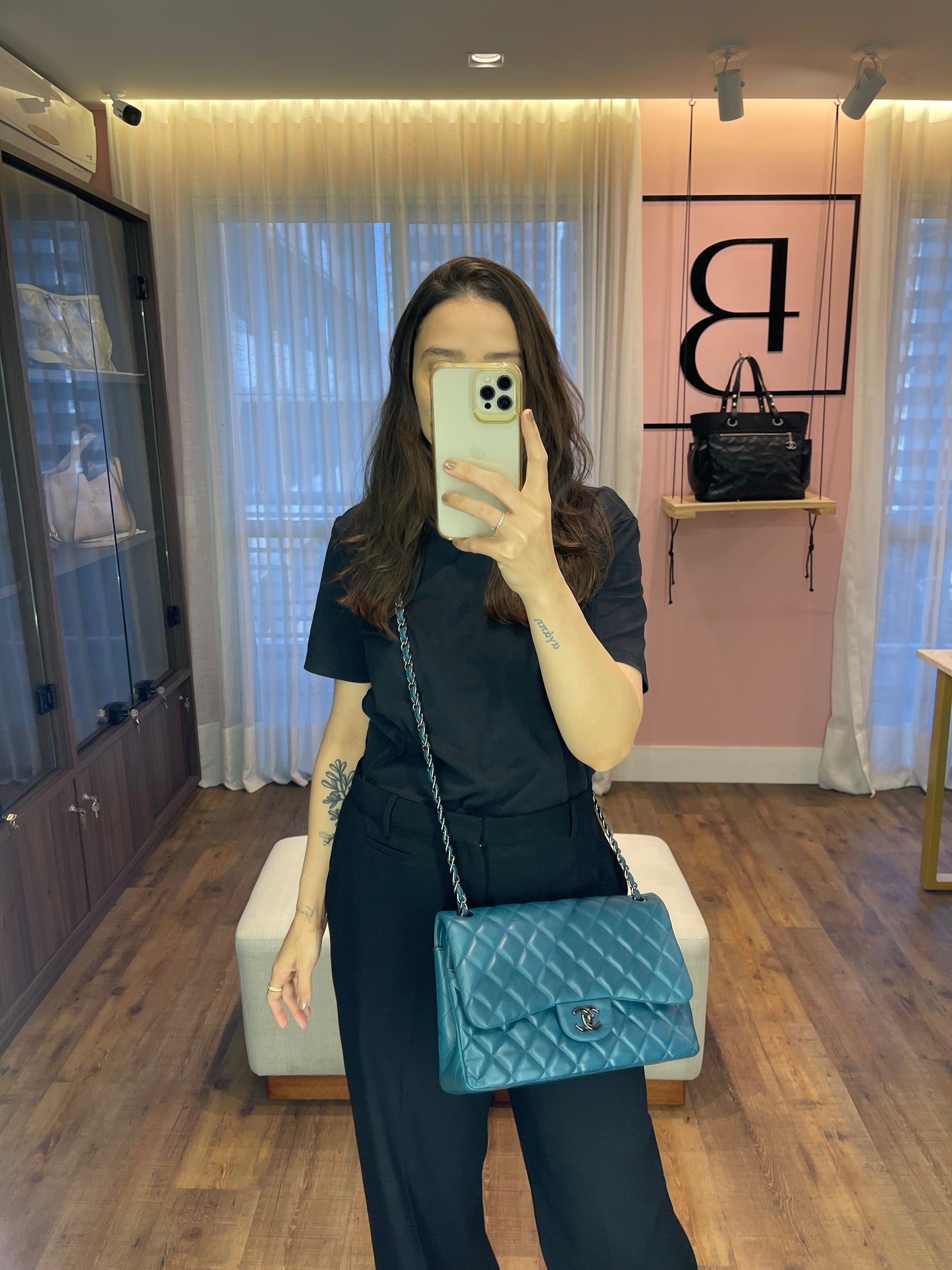 Chanel Classic Double Flap em Couro Lambskin Azul