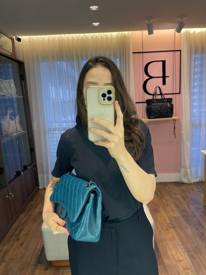 Chanel Classic Double Flap em Couro Lambskin Azul