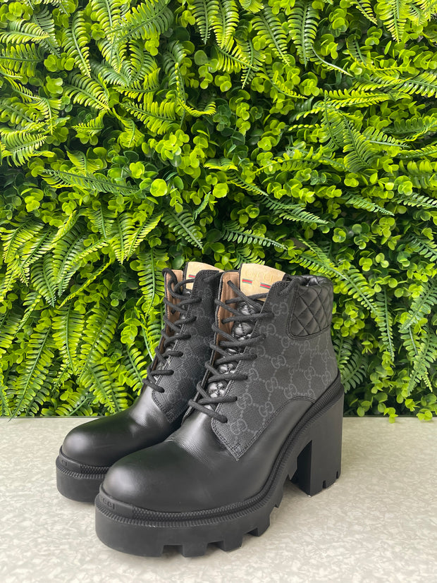 Bota Gucci GG Supreme Preta