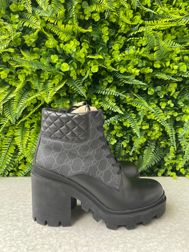 Bota Gucci GG Supreme Preta