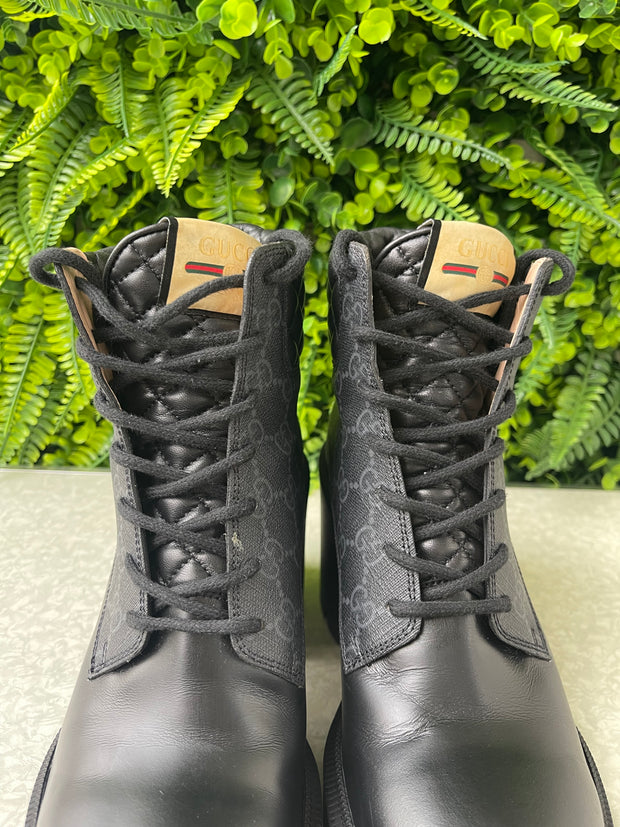 Bota Gucci GG Supreme Preta