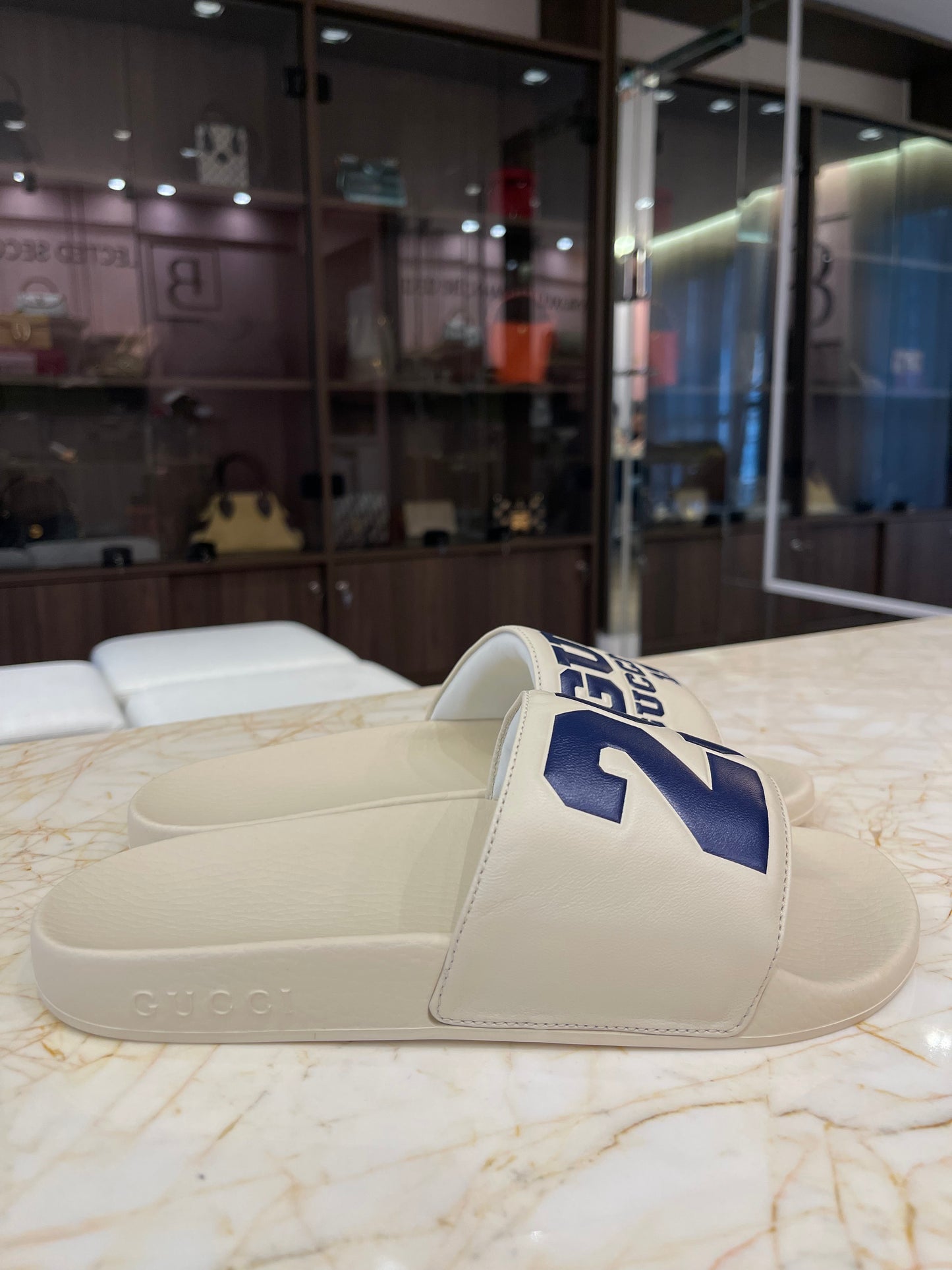 Slide Gucci Pursuit 25