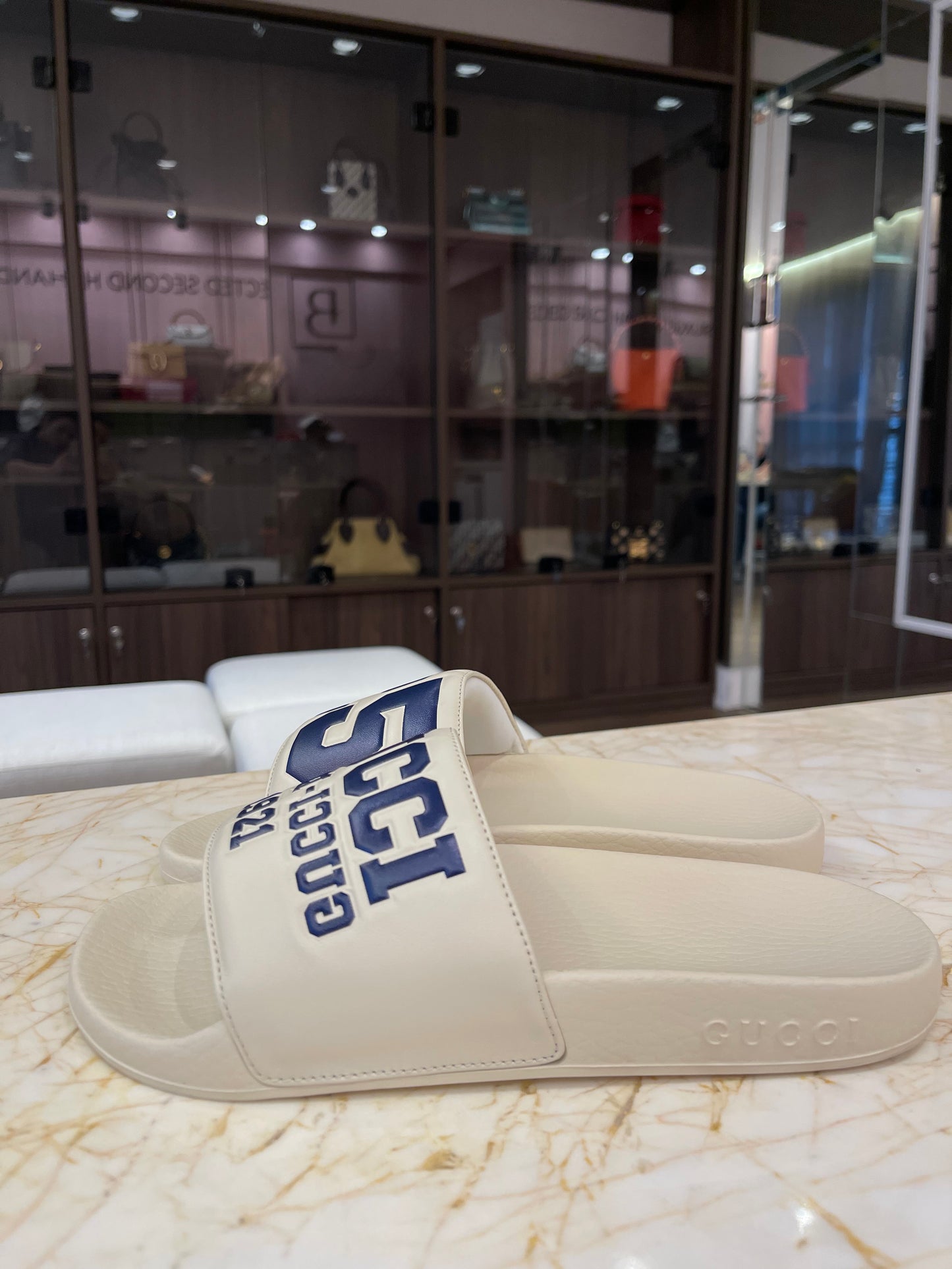 Slide Gucci Pursuit 25