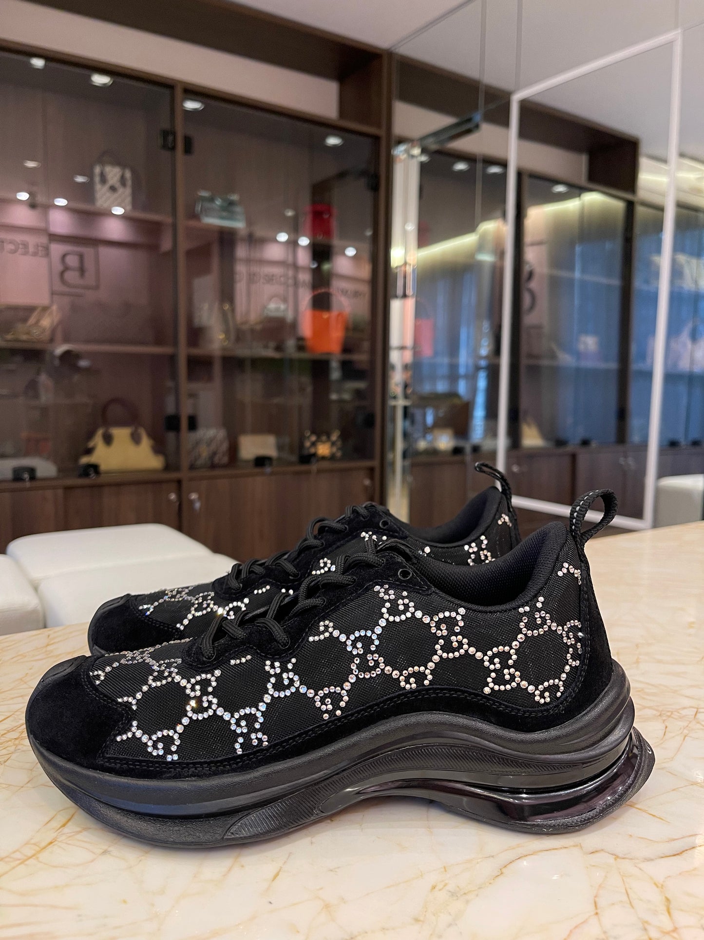 Tênis Gucci GG Run Crystal