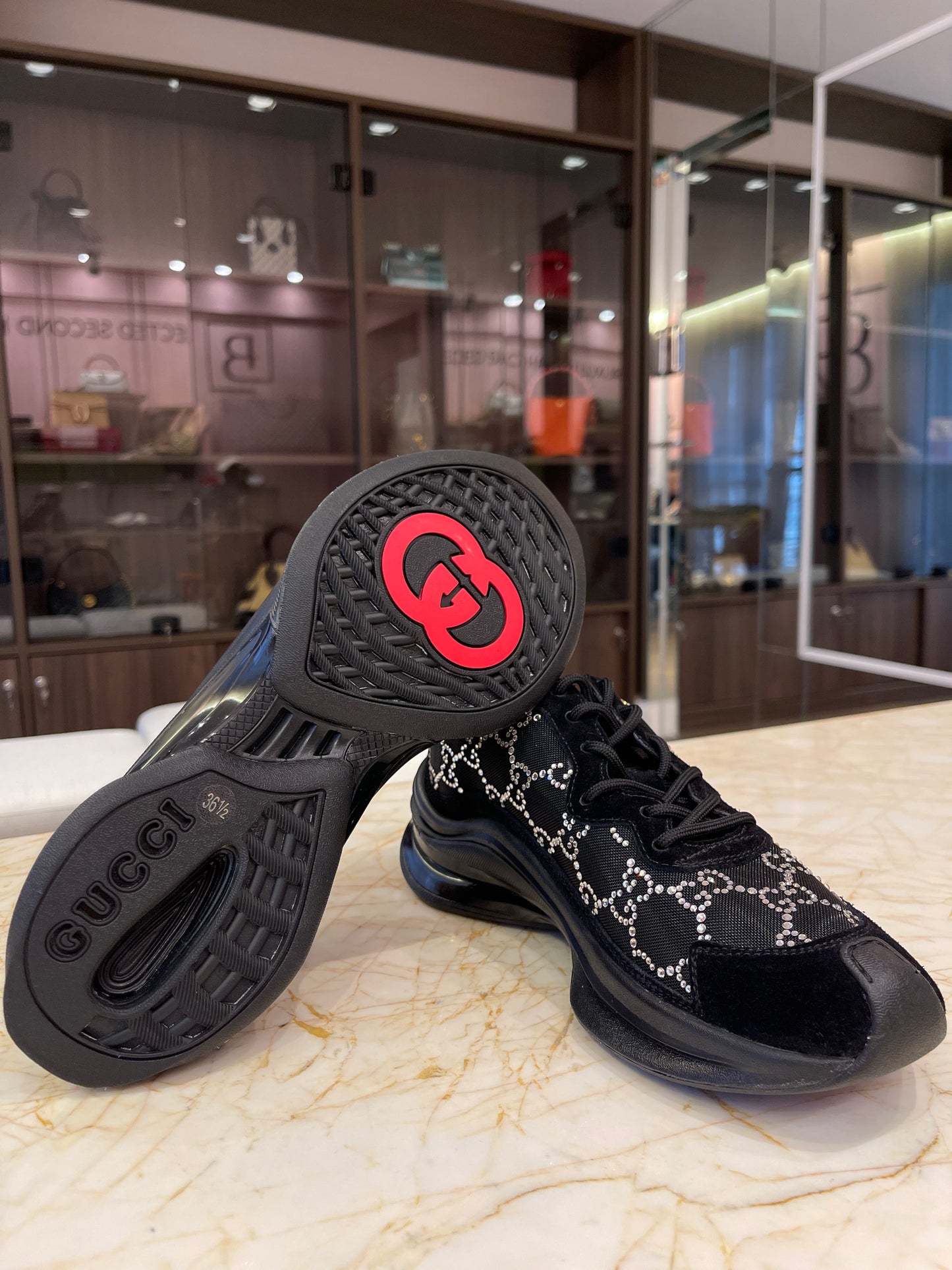 Tênis Gucci GG Run Crystal