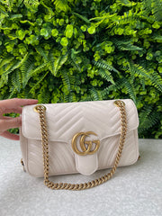 Gucci GG Marmont Matelassê Small Branca