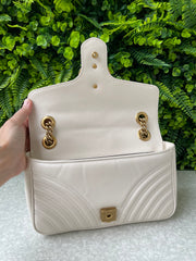 Gucci GG Marmont Matelassê Small Branca