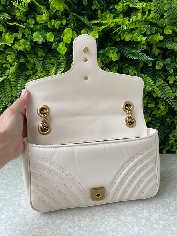 Gucci GG Marmont Matelassê Small Branca
