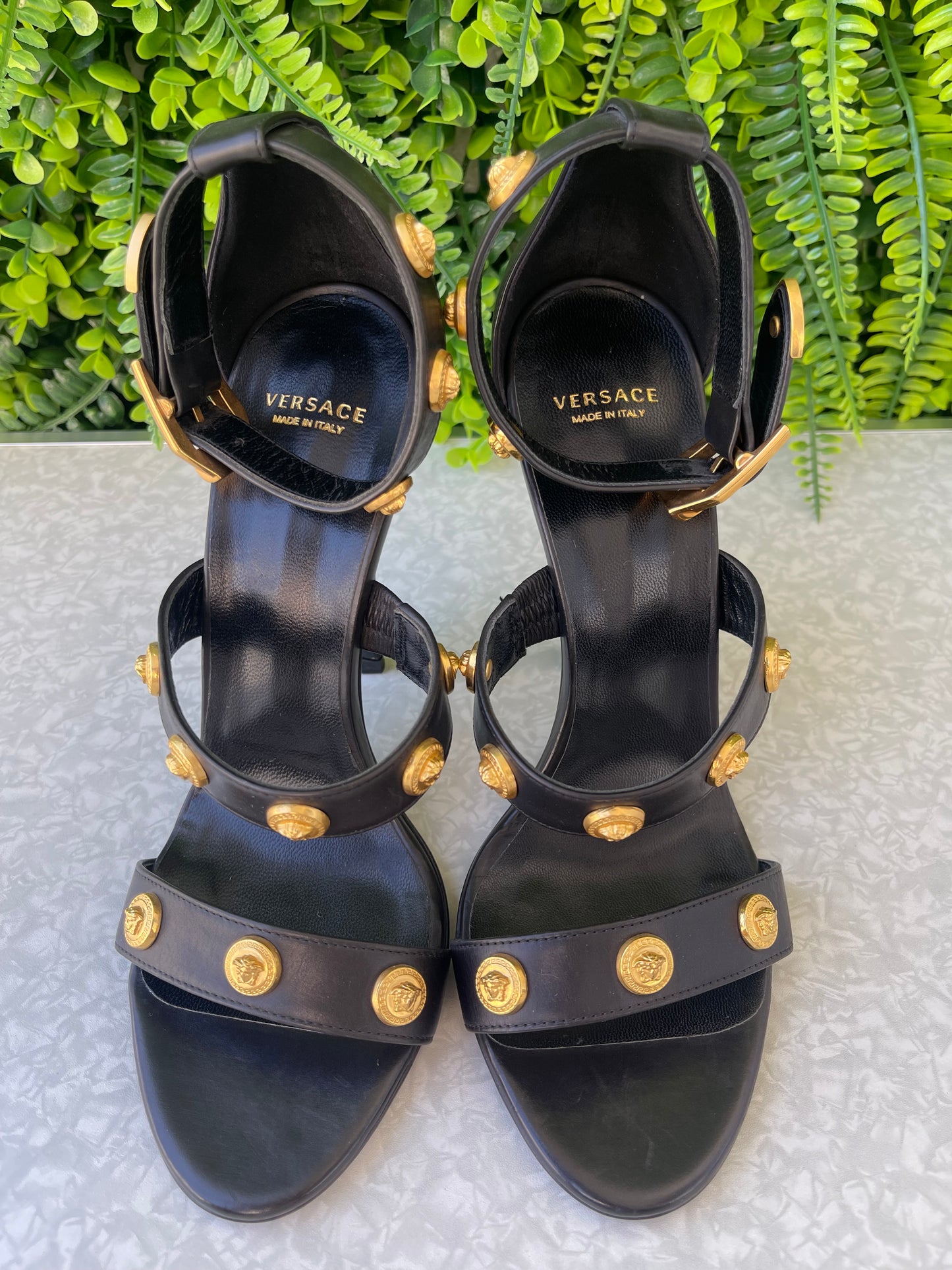 Sandália Versace Signature
