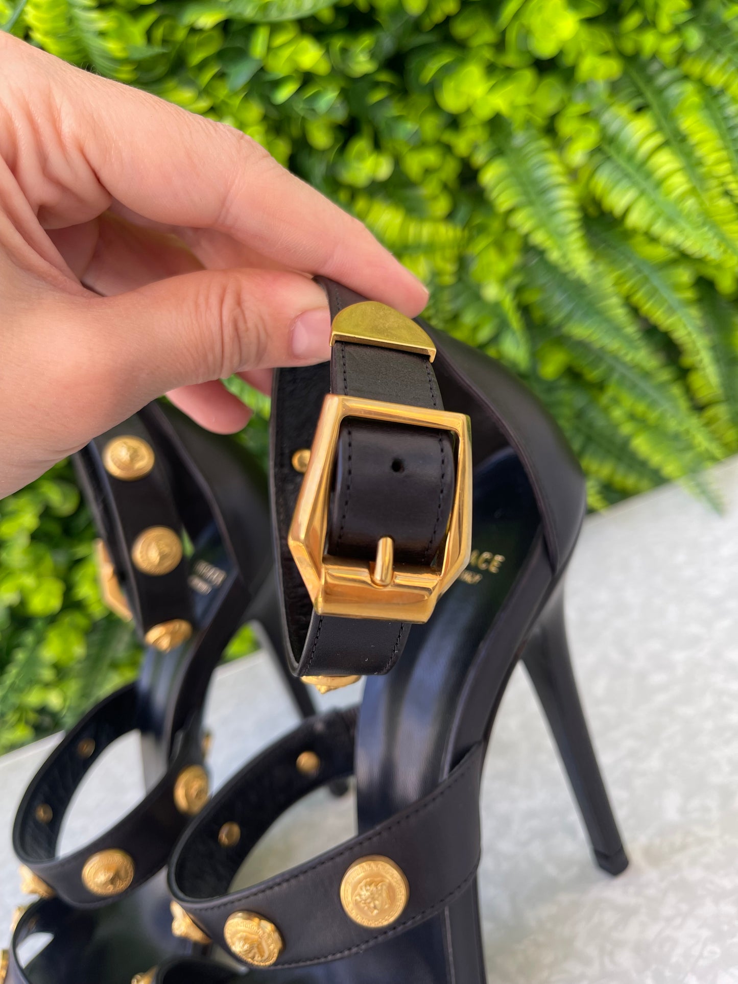 Sandália Versace Signature