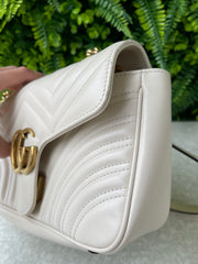 Gucci GG Marmont Matelassê Small Branca