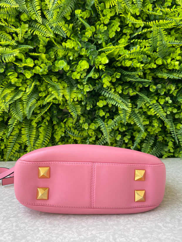Valentino Garavani Stud Sign Hobo Rosa