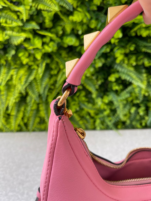 Valentino Garavani Stud Sign Hobo Rosa