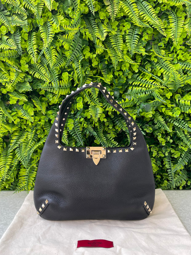 Valentino Garavani Rockstud Hobo Preta