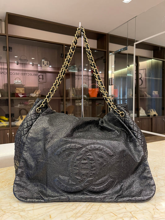 Chanel Rock and Chain Large em Couro Envernizado Preto