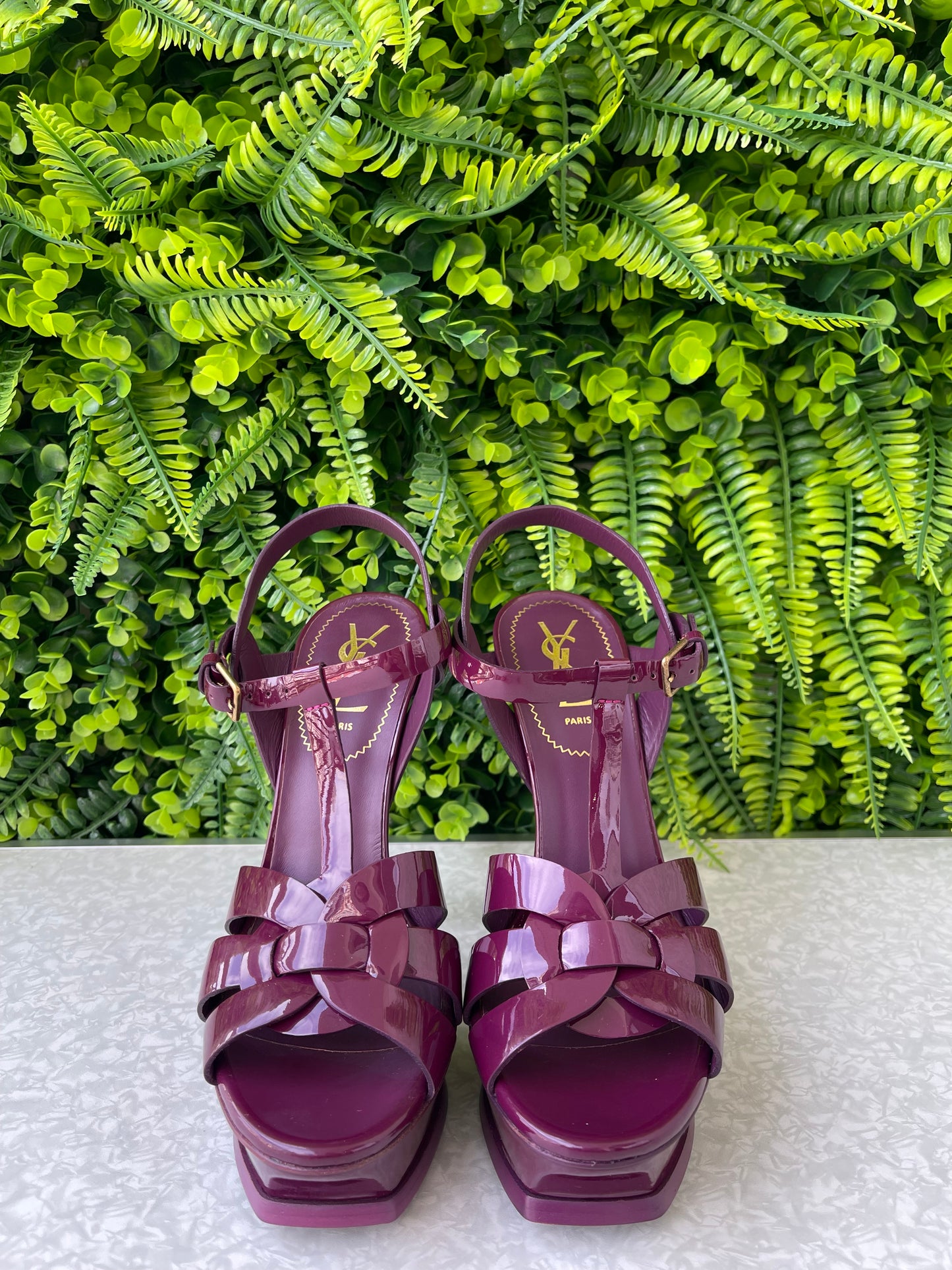 Sandália Yves Saint Laurent Tribute Vinho