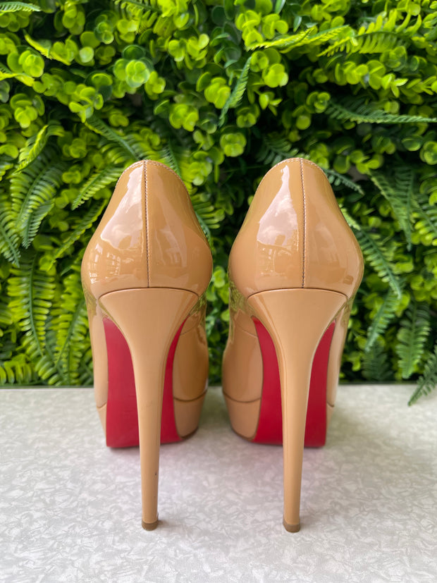 Sapato Christian Louboutin Nude
