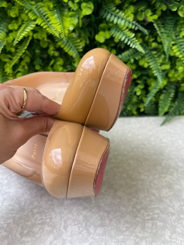 Sapato Christian Louboutin Nude