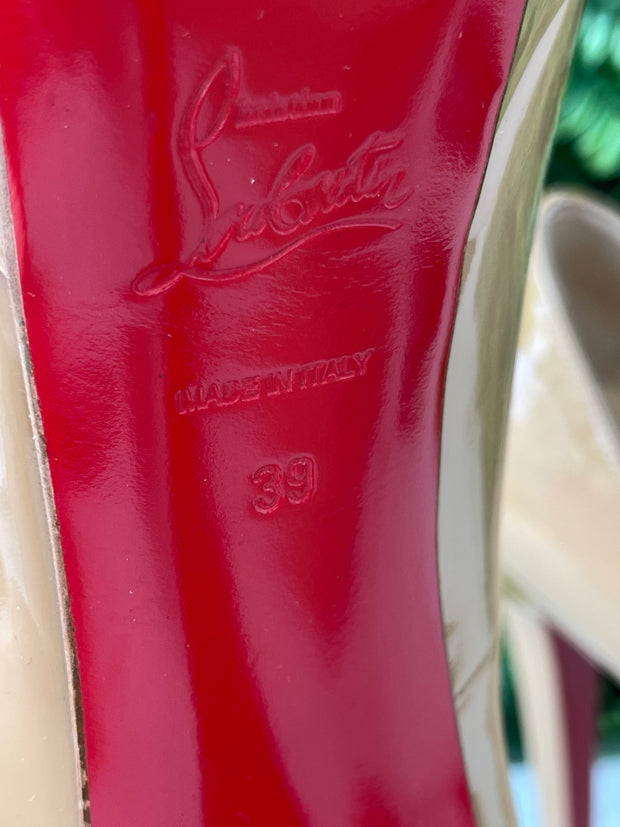 Sapato Christian Louboutin Nude