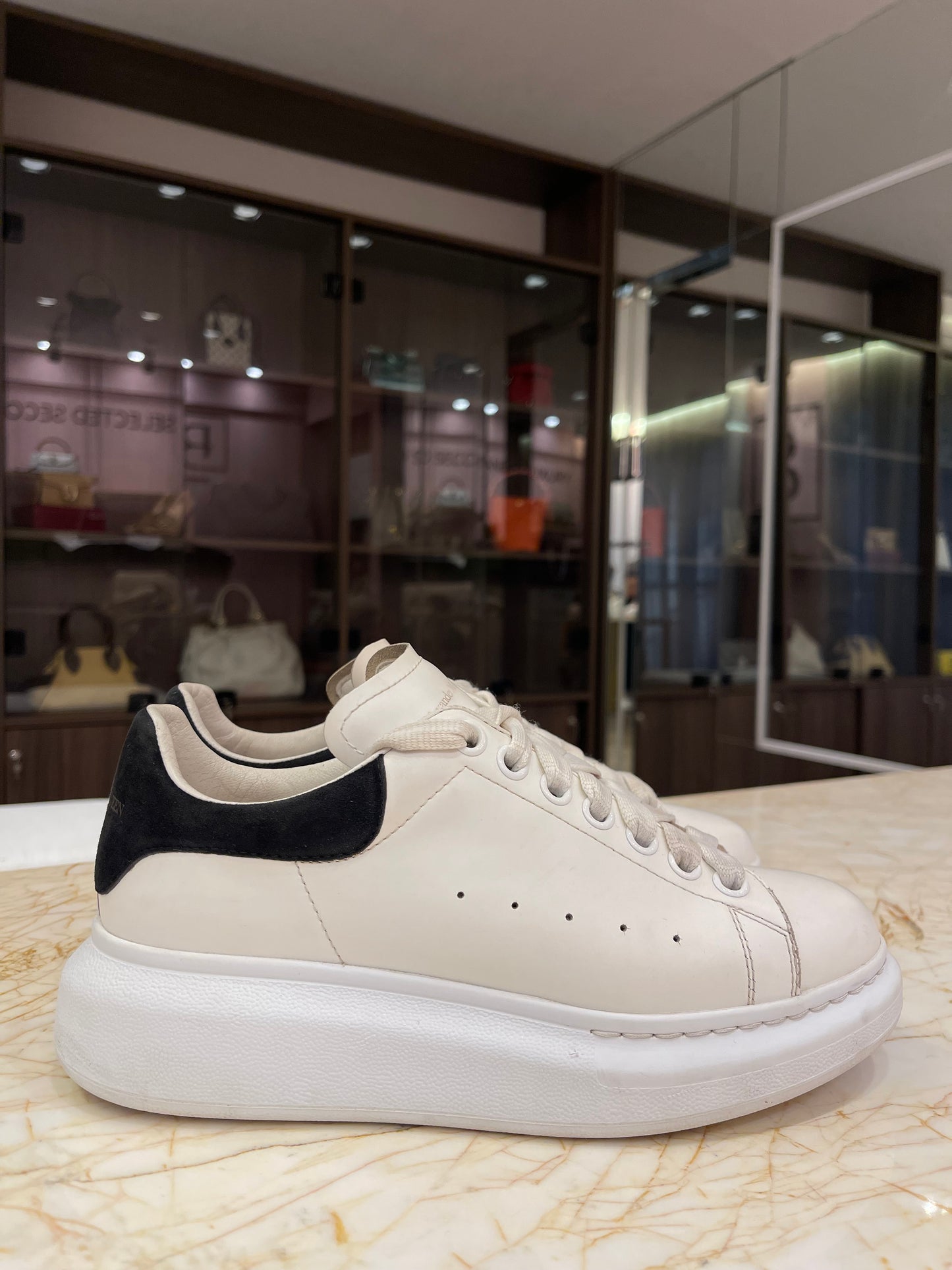 Tênis Alexander McQueen Oversized Branco