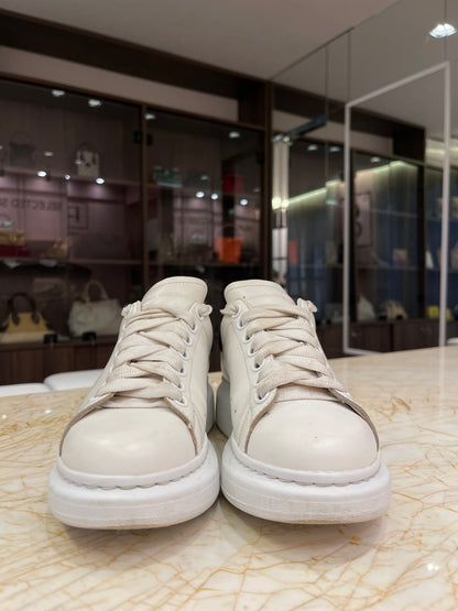 Tênis Alexander McQueen Oversized Branco