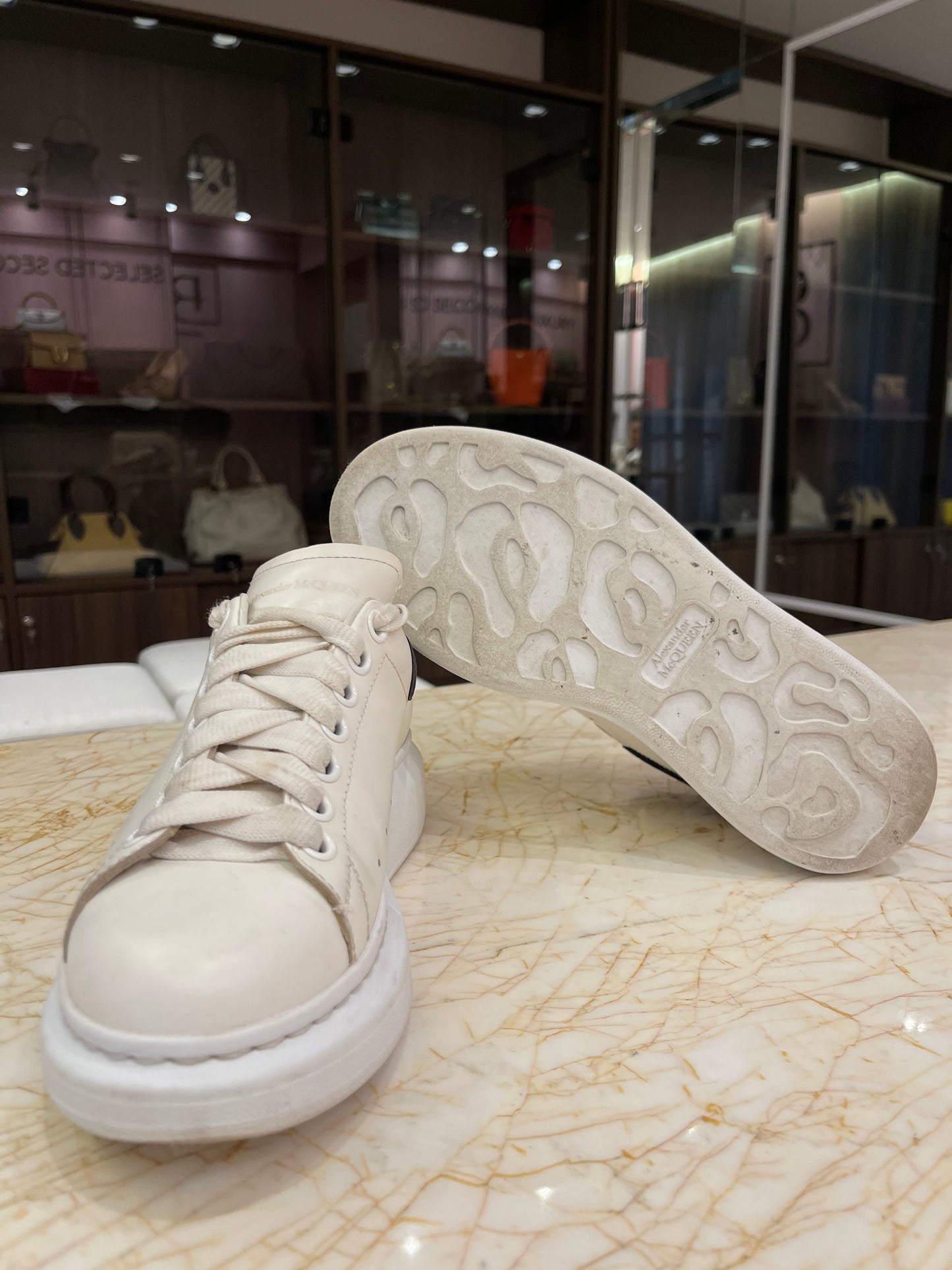 Tênis Alexander McQueen Oversized Branco
