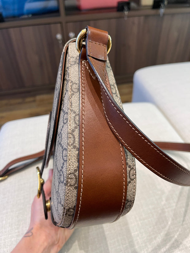 Gucci GG Canvas Messenger