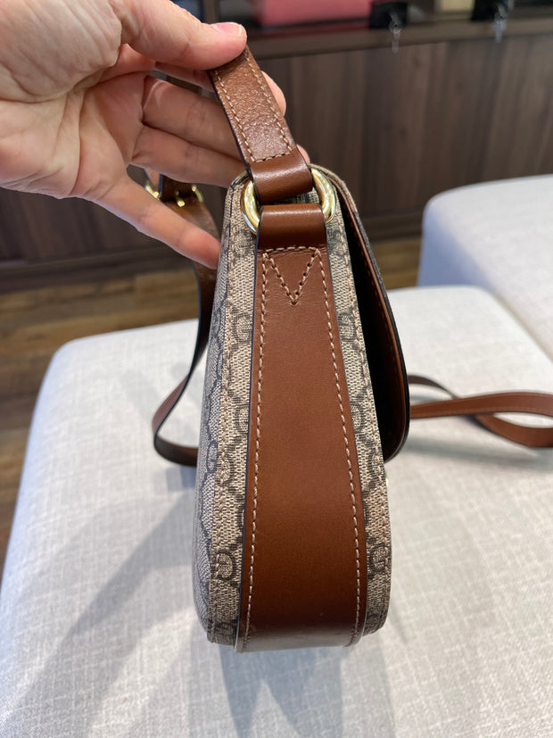 Gucci GG Canvas Messenger