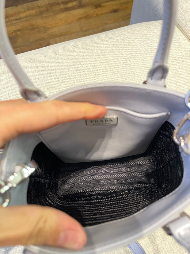 Prada Plaque Tote Cinza