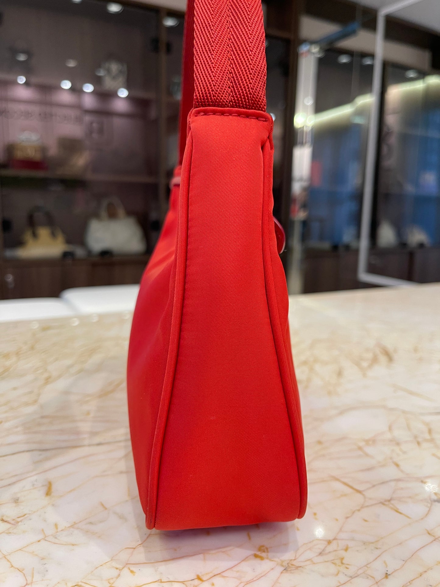 Prada Re-Edition 2000 Re-Nylon Vermelha