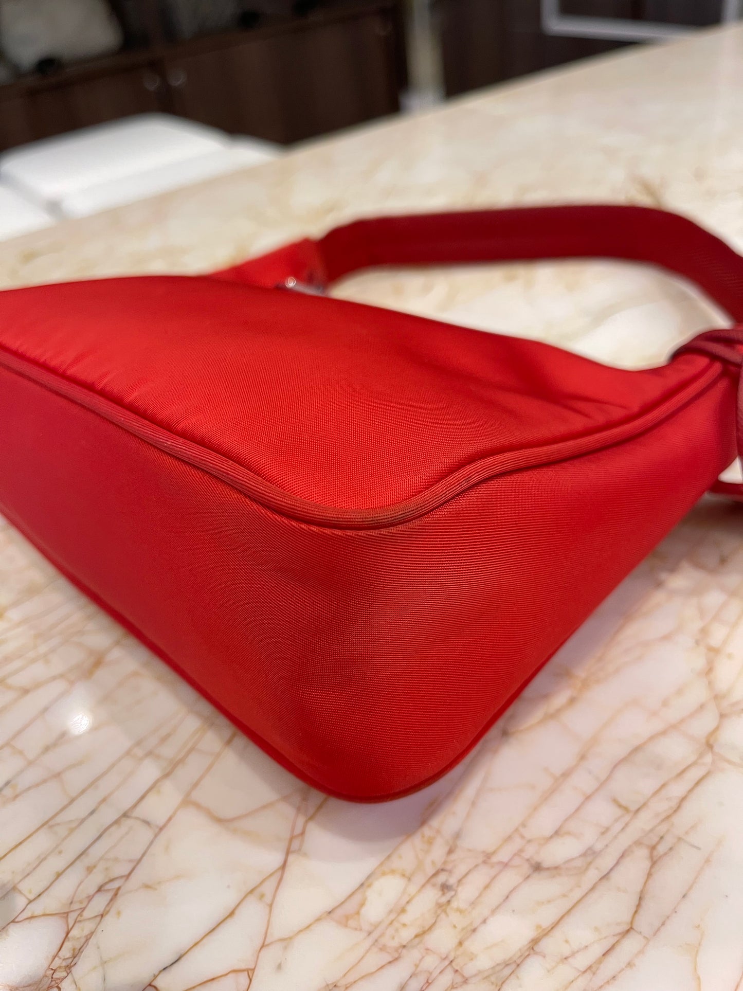 Prada Re-Edition 2000 Re-Nylon Vermelha