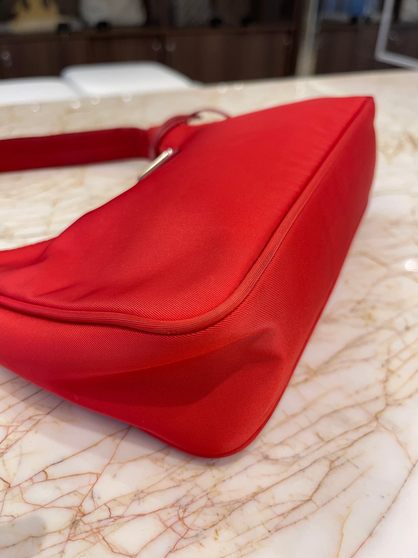 Prada Re-Edition 2000 Re-Nylon Vermelha