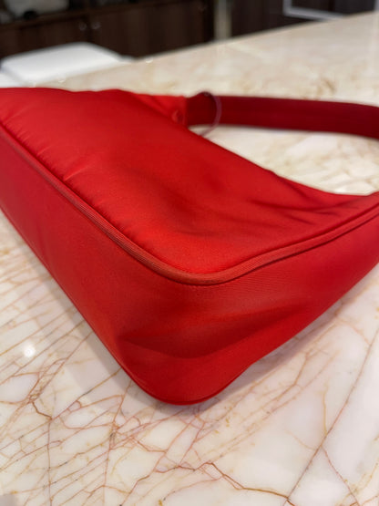 Prada Re-Edition 2000 Re-Nylon Vermelha
