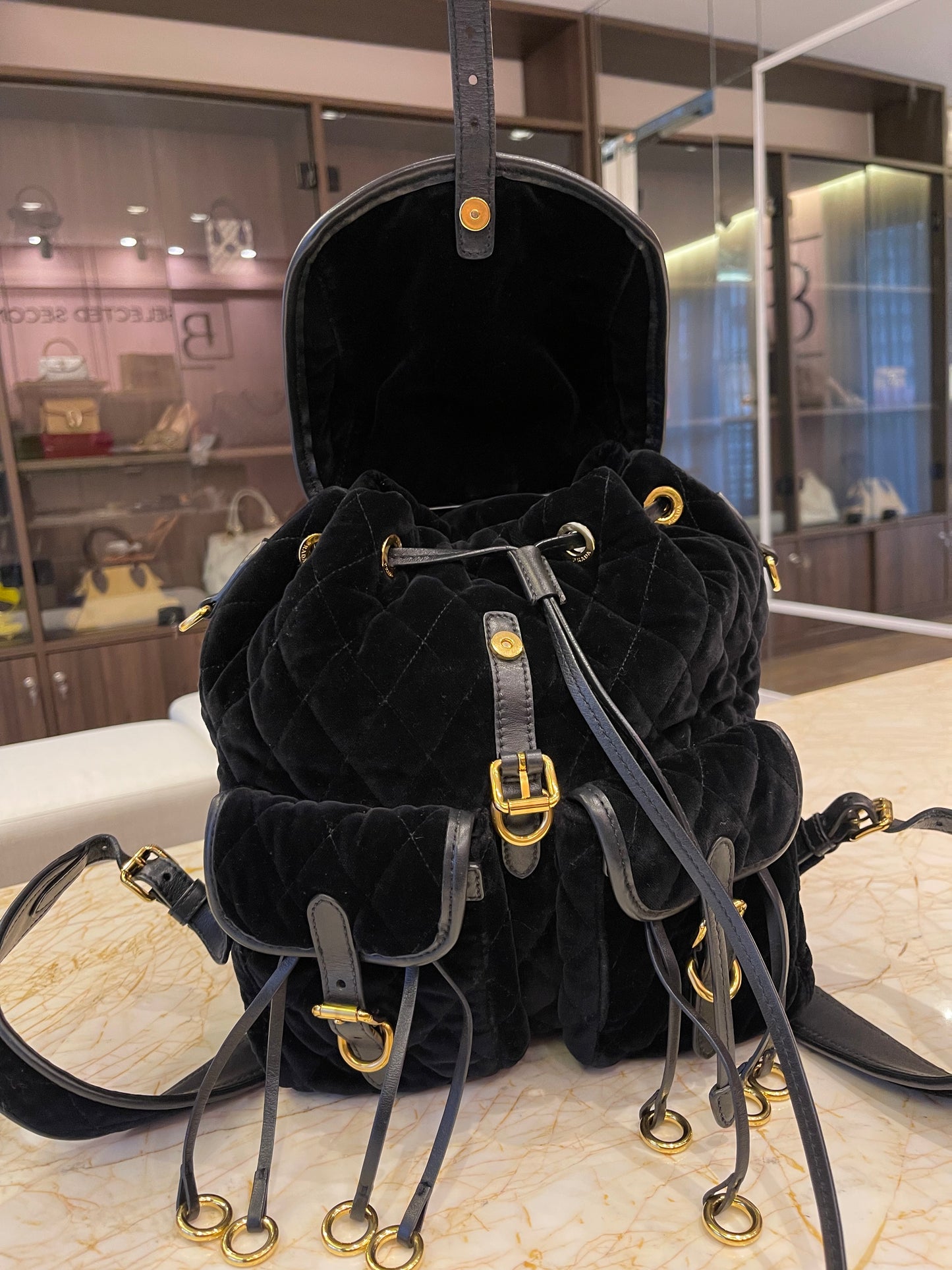 Mochila Prada Cousaire Velvet Preto