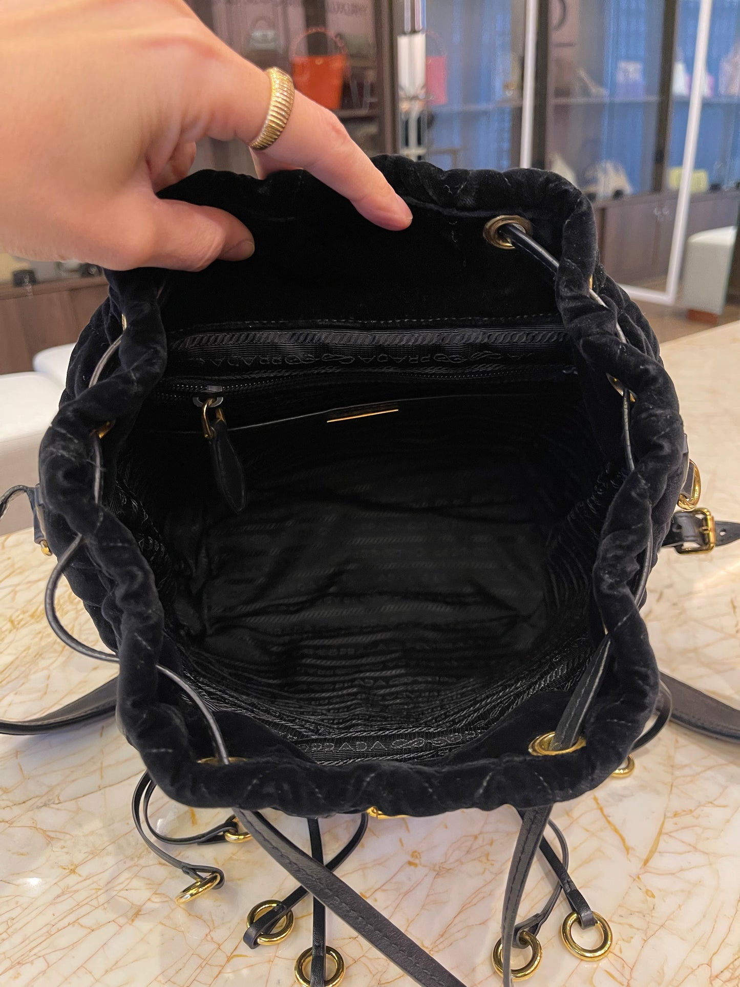 Mochila Prada Cousaire Velvet Preto